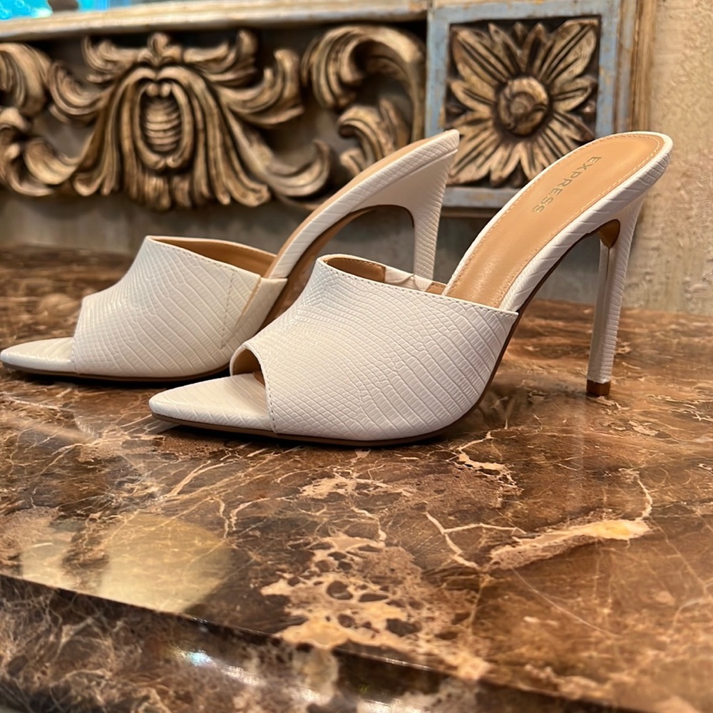 Express white faux ‘crocodile slides size 8’